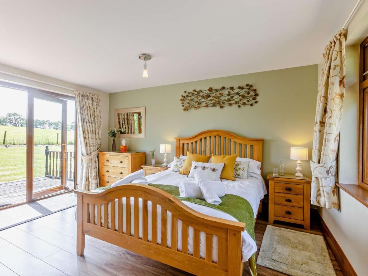 1 Bed In South Molton Oakvi Villa Exterior photo